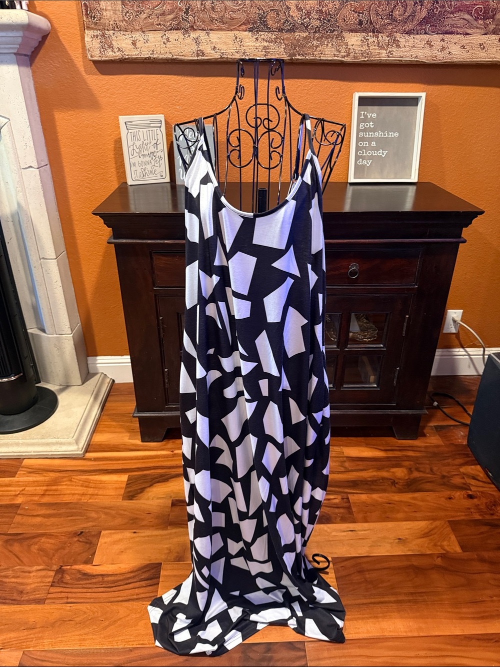 NWT 3x Plus Black & White Geometric Maxi Dress Women's Sleeveless